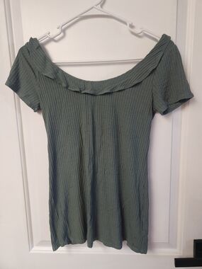 Errant Women’s Off-Shoulder Ribbed Knit Top - Olive Green